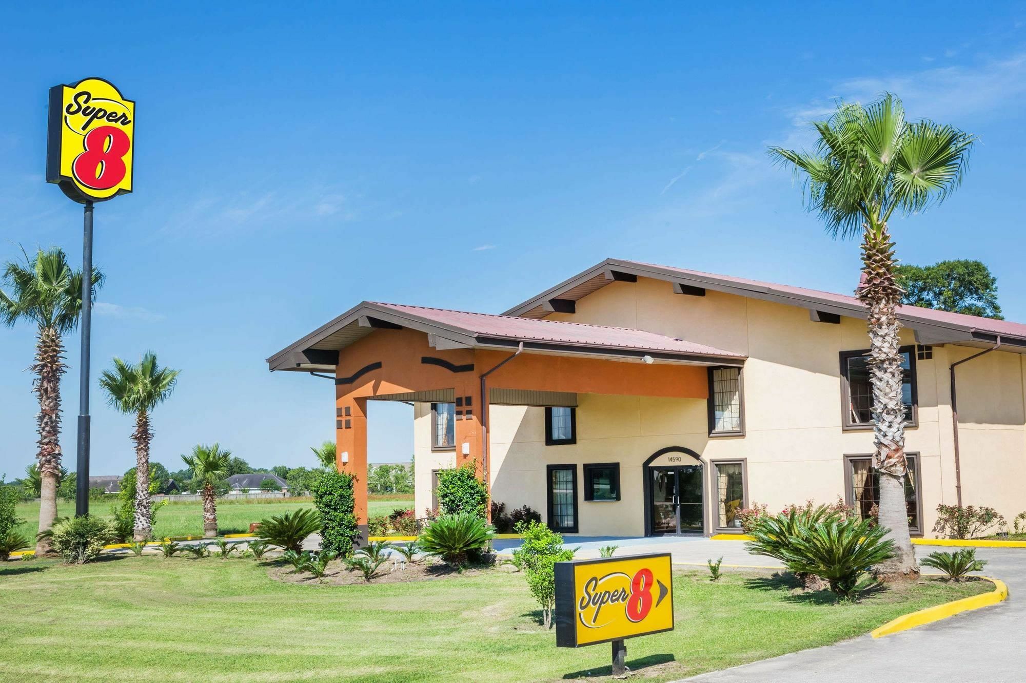 Super 8 By Wyndham Kinder La Exterior photo